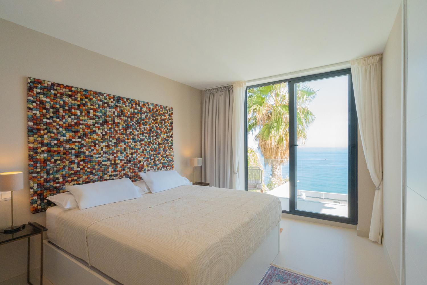 Апартаменты Private 250Sqm Garden Duplex, Jacuzzi, Cinema, Sea View Escape Торремолинос Экстерьер фото