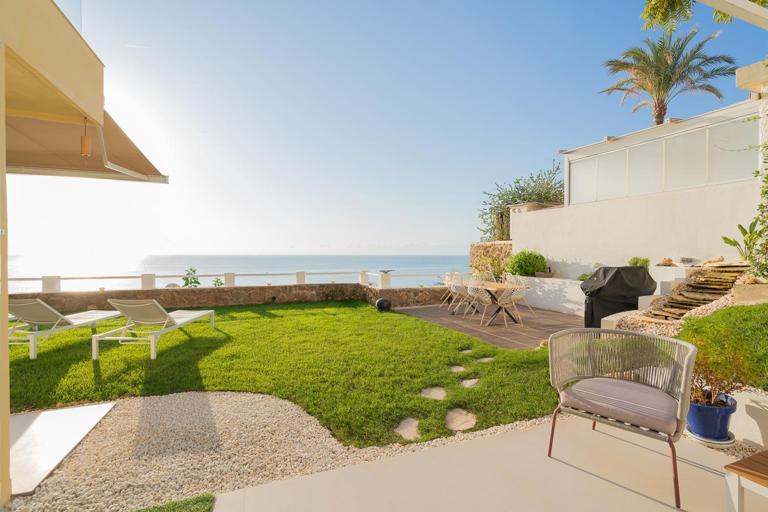 Апартаменты Private 250Sqm Garden Duplex, Jacuzzi, Cinema, Sea View Escape Торремолинос Экстерьер фото